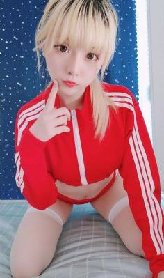 年轻丰满的继牳8_高清无删减在线观看