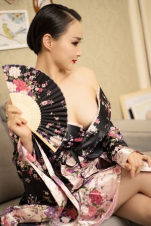 年轻的妻子在线观看_HD高清在线